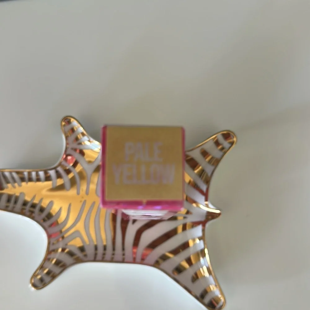 MAGIC STAR CONCEALER PALE YELLOW